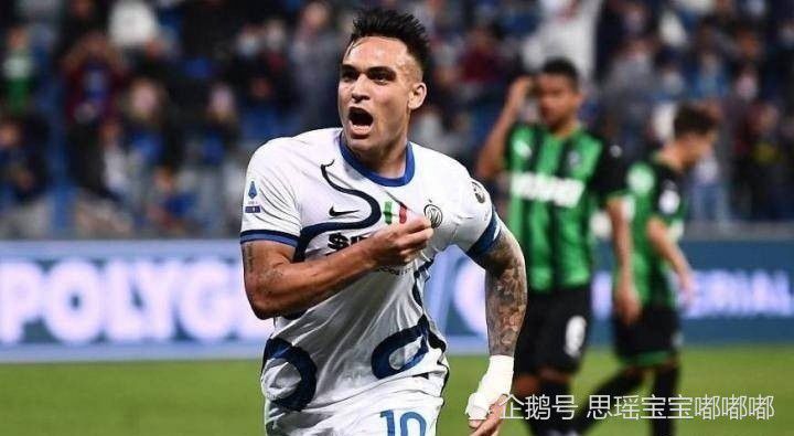 斯嘉丽裸乳照无奶罩视频